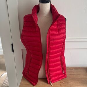 Tommy Hilfiger Women's Red Quilted Puffer Vest Packable Lightweight Size L EUC